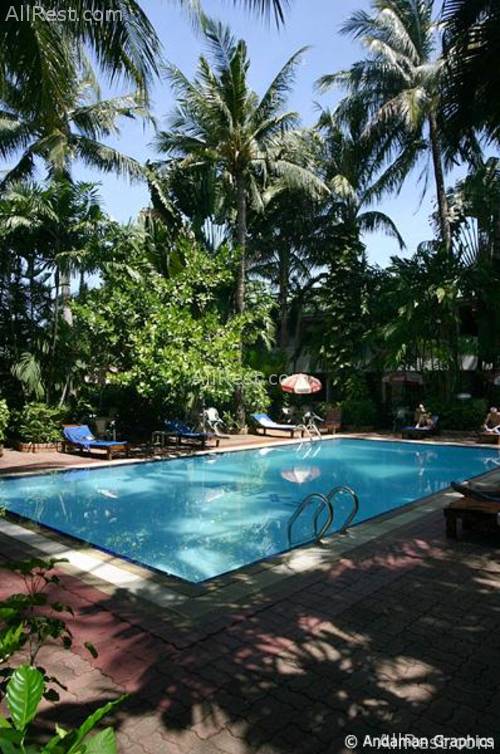 Expat Hotel 19